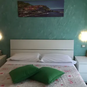 elite-19.hotelitalianriviera.com/